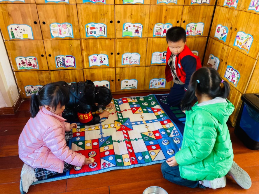 快乐“飞行棋”